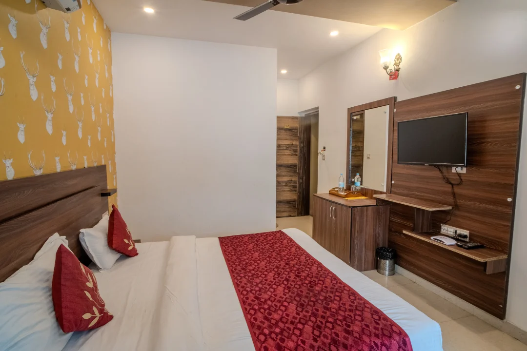 Rooftop Pool Hotel Kalyan Vilas